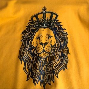 🦁 Mustard yellow, 2XL Lion sweatshirt hoodie.